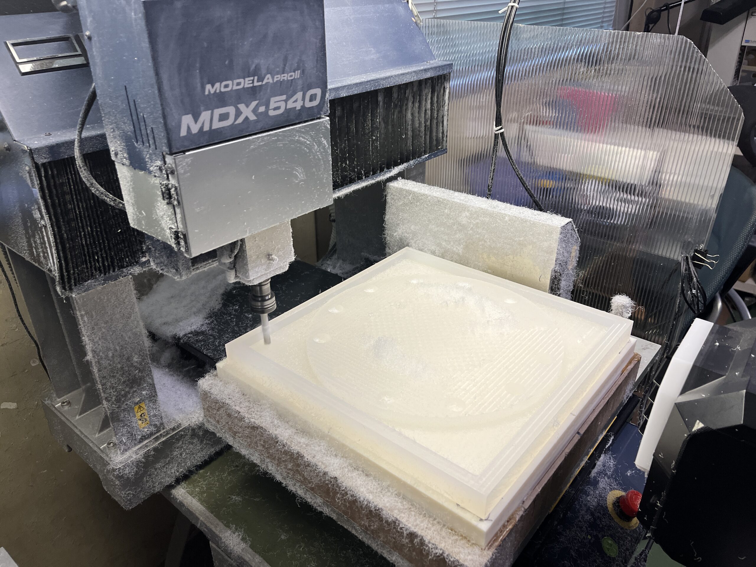 熱交換器製作中（切削中）